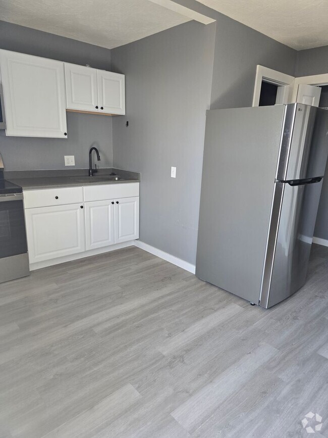 Building Photo - Newly Renovated 1 bed 1 bath