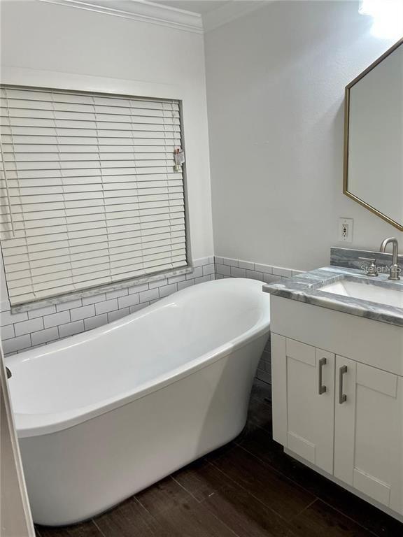 Building Photo - 918 Golfview St