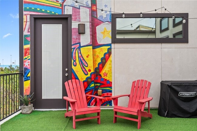 Building Photo - 2104 Webster St