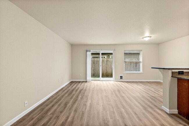 Building Photo - Invest LLC 4330