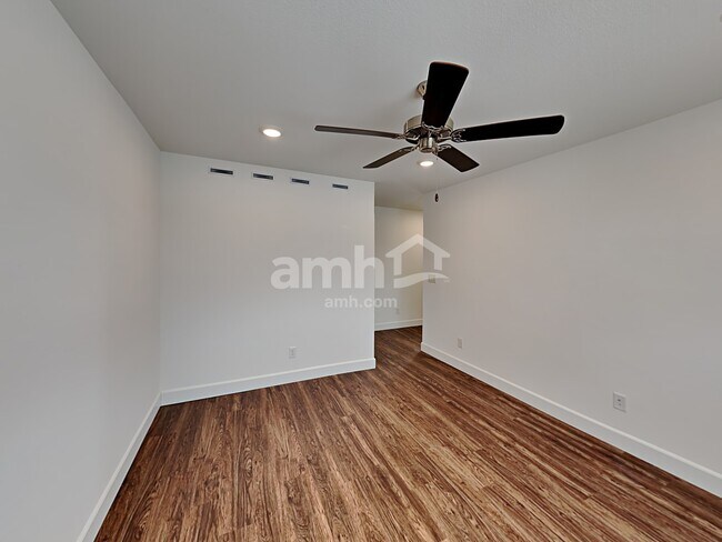 Building Photo - 9148 Crocker Pt Ct