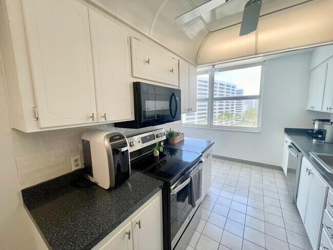 Building Photo - 1200 S Ocean Blvd
