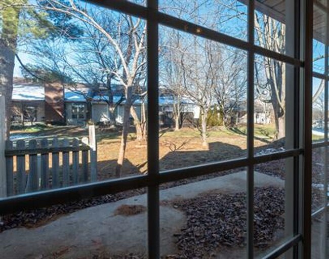 Building Photo - Lakewood Village Patio Home!