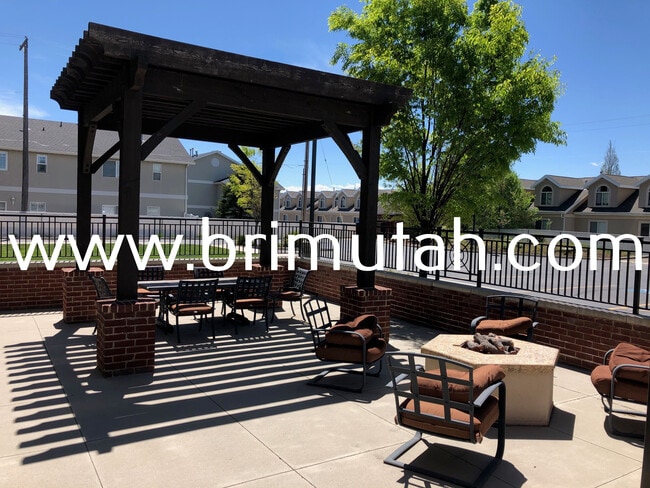 Building Photo - 3944 S 900 E