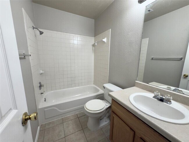 Building Photo - 1030 Moser River Dr