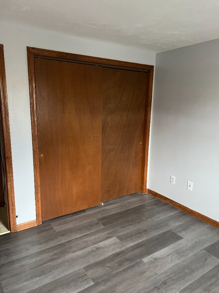 Building Photo - 12 S Main St