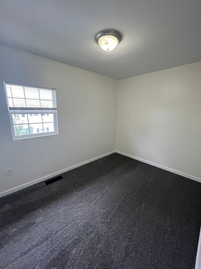Building Photo - 360-362 E Hinman Avenue
