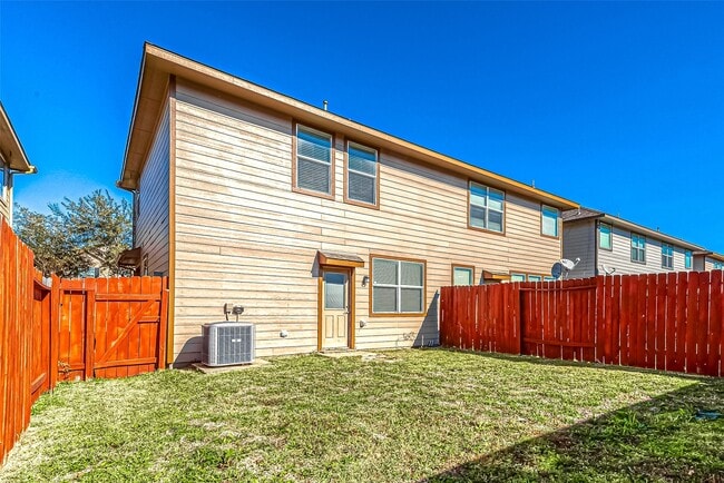 Building Photo - 2748 Maybrook Hollow Ln