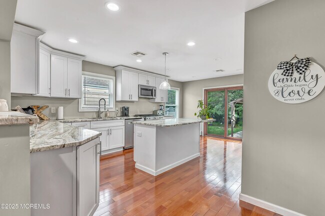 Building Photo - 14 Santiago Dr W