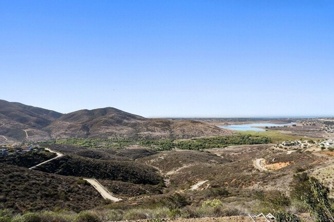 Building Photo - $4,500 - 4 Bed 2.5 Bath House located in G...