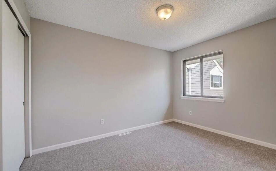 Building Photo - 6785 W 84th Way