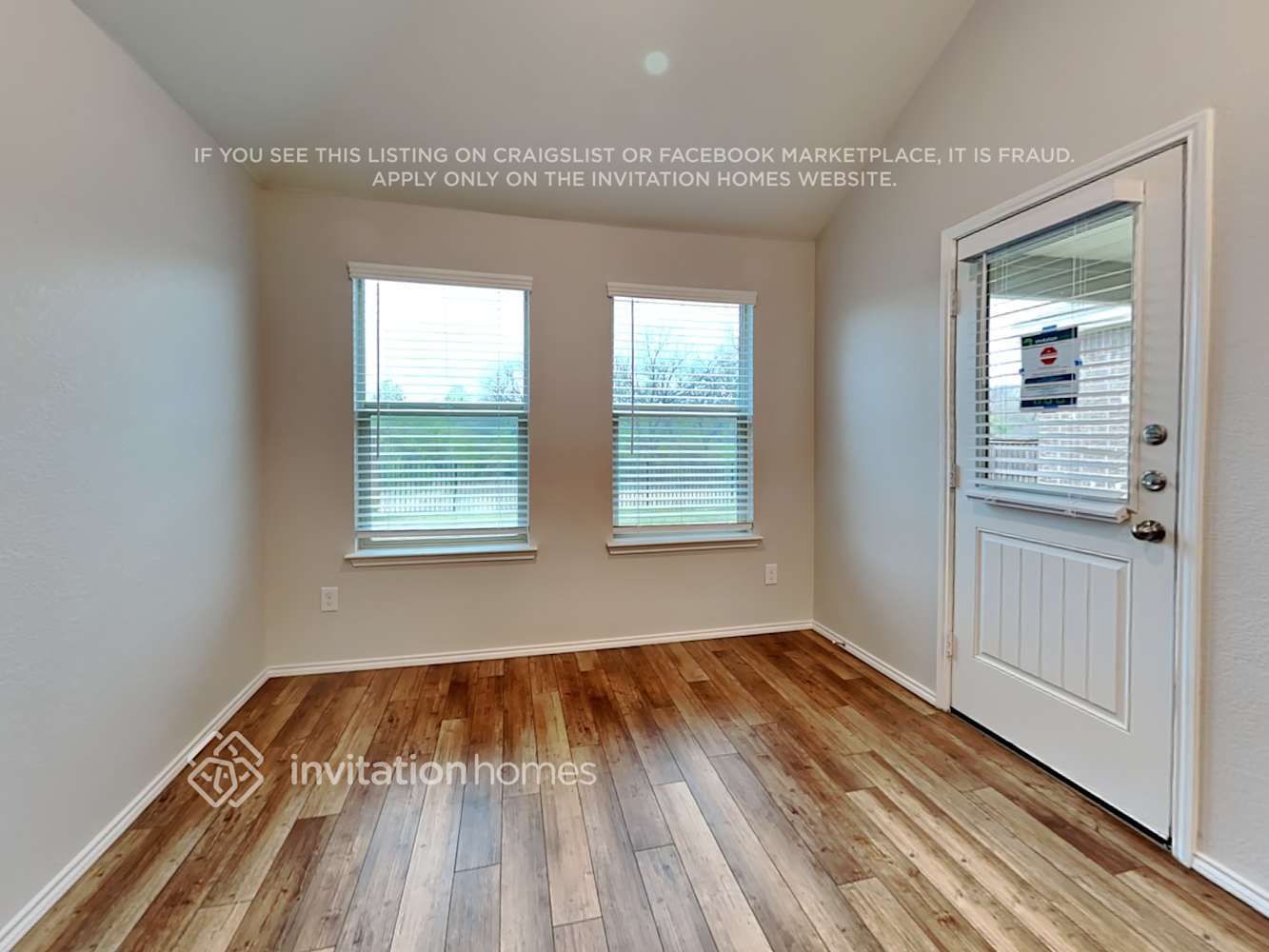 Building Photo - 1790 Alamandine Ave