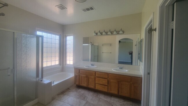 Building Photo - 11226 Vista De Cally Dr