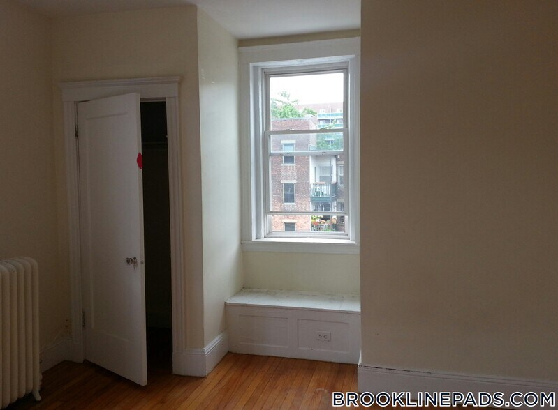 Building Photo - 62 Egmont St