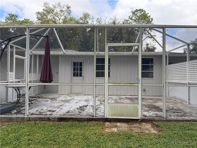 Building Photo - 6106 E Calico Ln