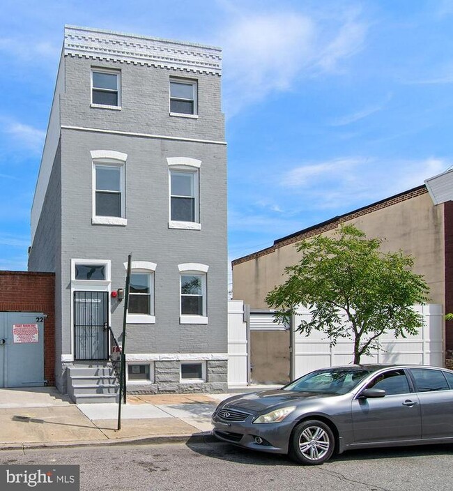 Building Photo - 3022 E Fayette St