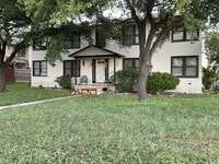 Building Photo - One bed/One bath close to Woodlawn Lake