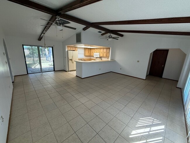 Building Photo - NICE TWO BEDROOM TWO BATH HOME IN GREAT NEIGHBORHOOD !!!!