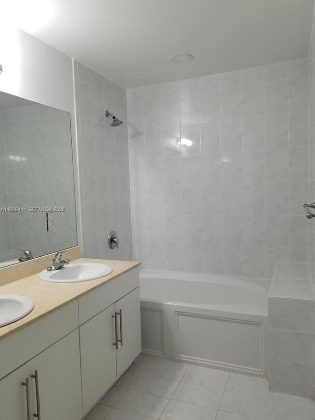 Building Photo - 40 Calabria Ave