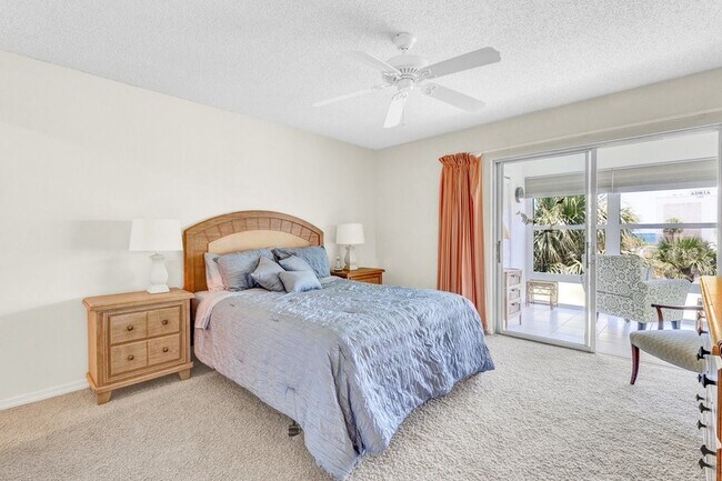 Building Photo - 1441 Ocean Dr