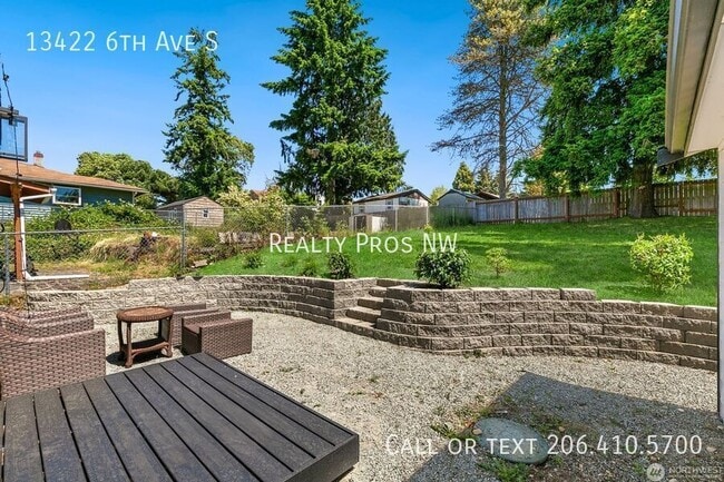 Building Photo - 13422 6th Ave S