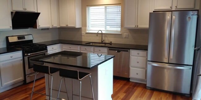 Building Photo - 2132 Bobs Hollow Ln