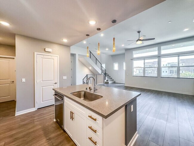 Building Photo - 2055 Bravo Loop