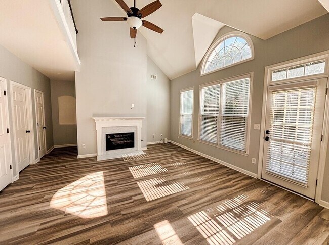 Building Photo - 2514 Camata Way