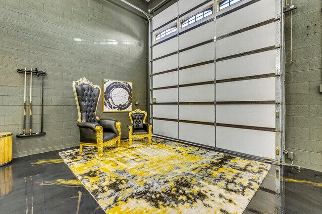 Building Photo - 41370 Sparkey Way