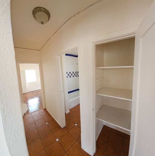 Building Photo - Vintage Spanish Style2 Bedroom in Golden Hill