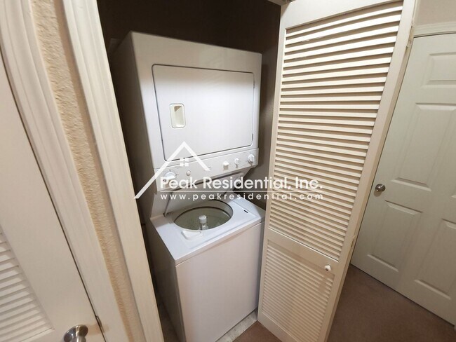 Building Photo - 2 br, 2 bath House - 8434 Walerga Road #821