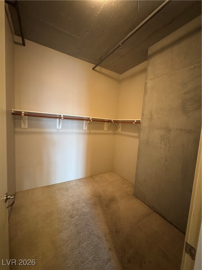 Building Photo - 353 E Bonneville Ave