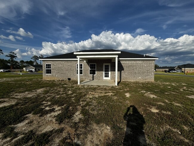 Building Photo - House for Rent