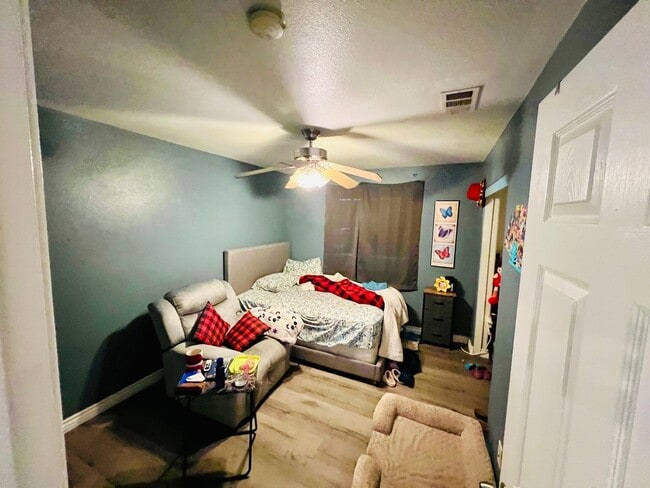 Building Photo - Spacious Single-Story 4 Bedroom Home with Lovely Backyard