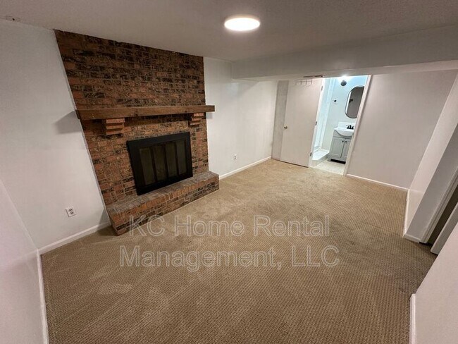 Building Photo - 17820 E Greentree Ave