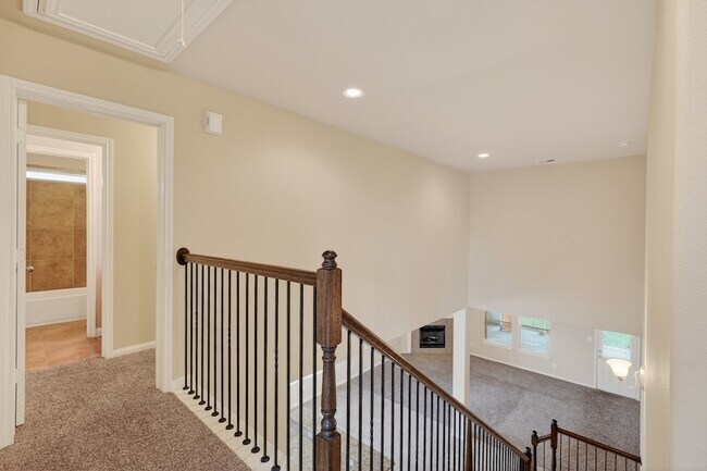 Building Photo - 13302 Hidden Valley Dr