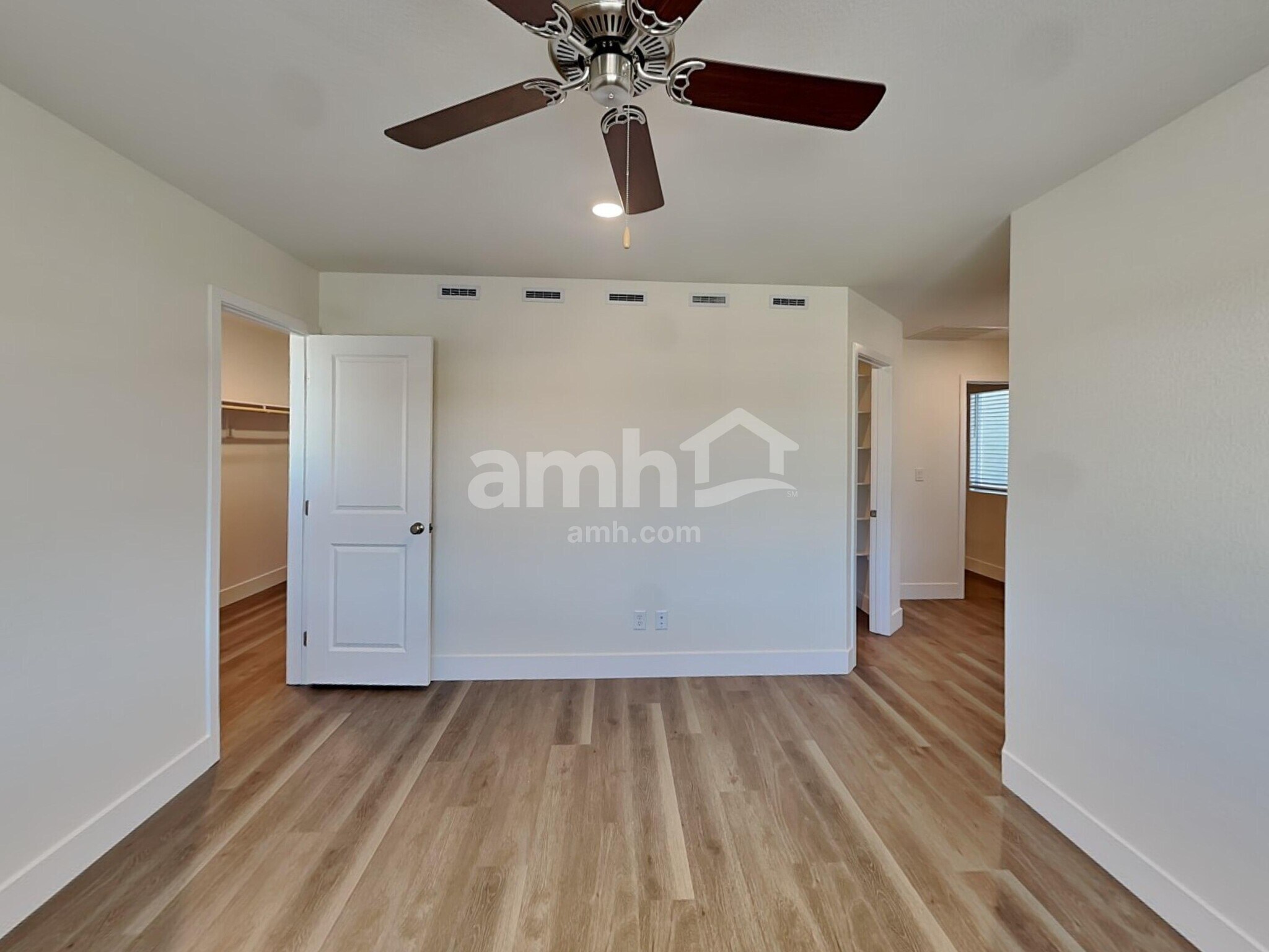 Building Photo - 8917 Dwarf Chin Ave