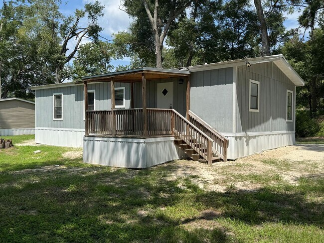 Building Photo - 604 NE Craven St