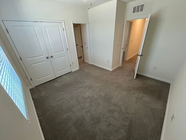 Building Photo - 8736 Milestone Dr