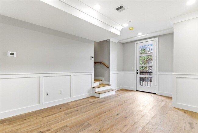Building Photo - 300 Somerville Ave