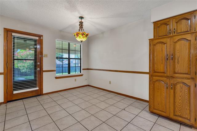 Building Photo - 613 Hidden Brooke Dr