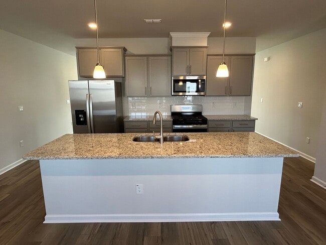 Building Photo - NEW 4 bed/3.5 bath townhome for rent in Apex
