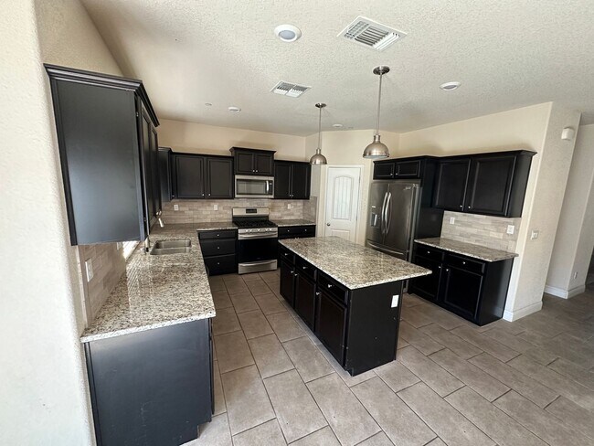 Building Photo - 3732 Bonifacio Way