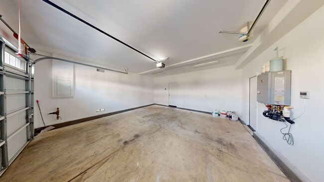 Building Photo - Available Now: Cozy 4 Bedroom 2.5 Bath Hom...