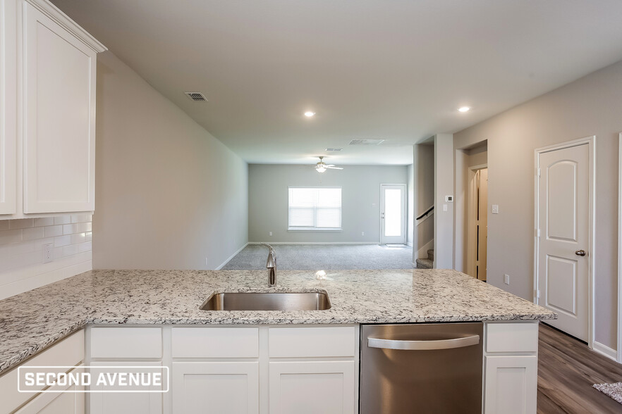 Building Photo - 812 Jackel Dr