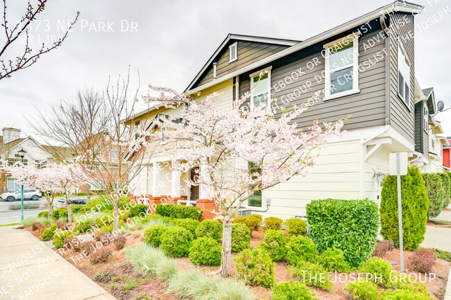 Building Photo - 1373 NE Park Dr