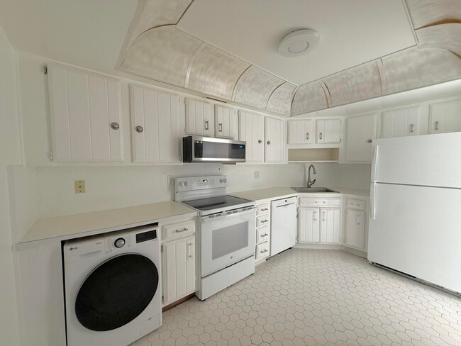 Building Photo - 2000 Presidential Way