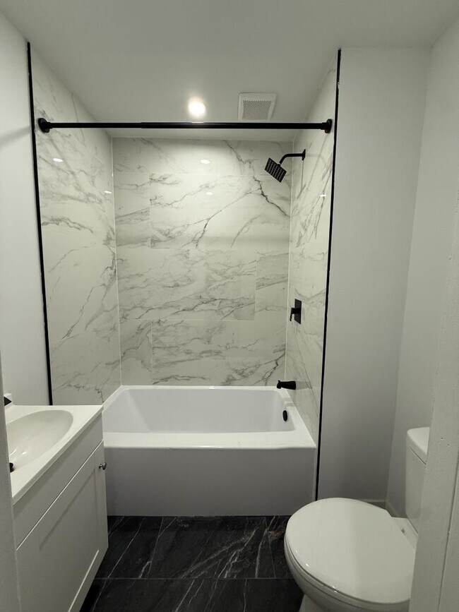 Building Photo - 249 2nd St