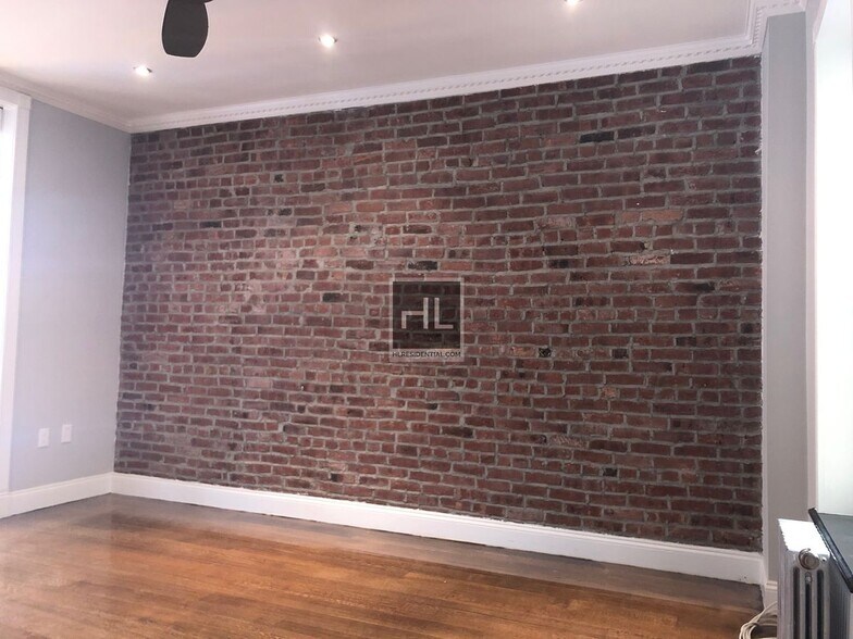 Building Photo - E 100TH ST.