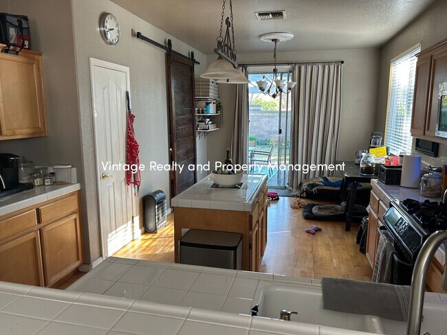 Building Photo - Charming Single-Story 3 Bedroom Home In South Natomas!!!